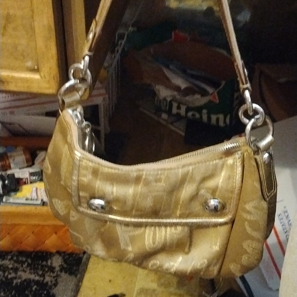 Metallic Gold Coach Poppy bag - Picture 4 of 10